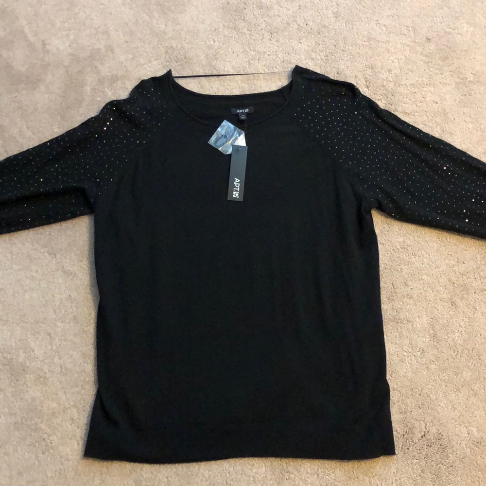 Light weight sweater with bling